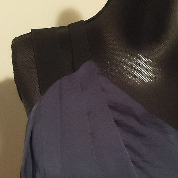 EUC BCBG Dress. Size 8 - Asymmetrical Details - Picture 2 of 4